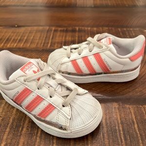 Adidas girls superstar sneaker